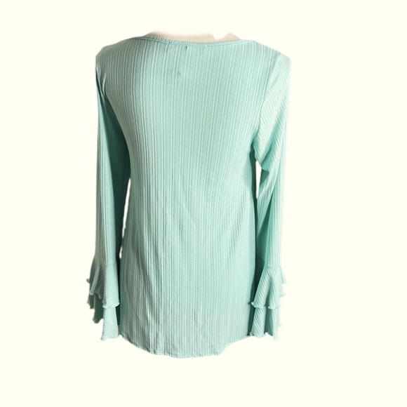 Valmarie woman’s top. Teal green Med/Large. Long bell type sleeve. Hi Lo top - Picture 2 of 6